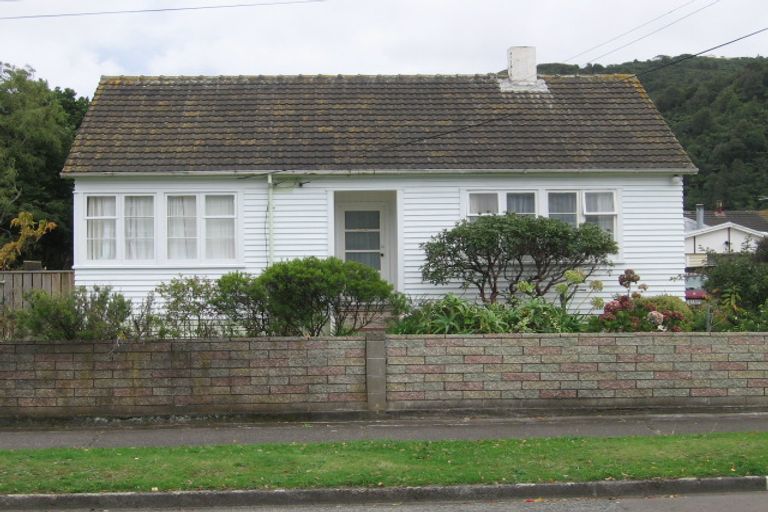 Photo of property in 15 Lockwood Crescent, Taita, Lower Hutt, 5011