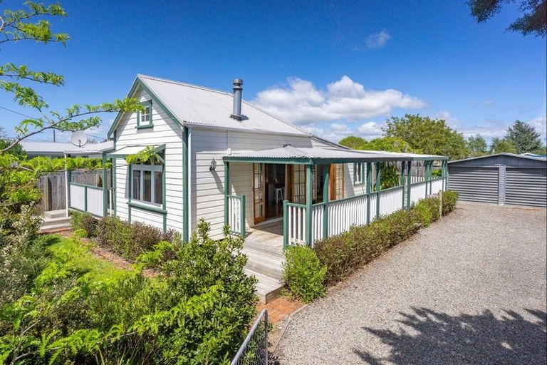 Photo of property in 16 New York Street, Martinborough, 5711