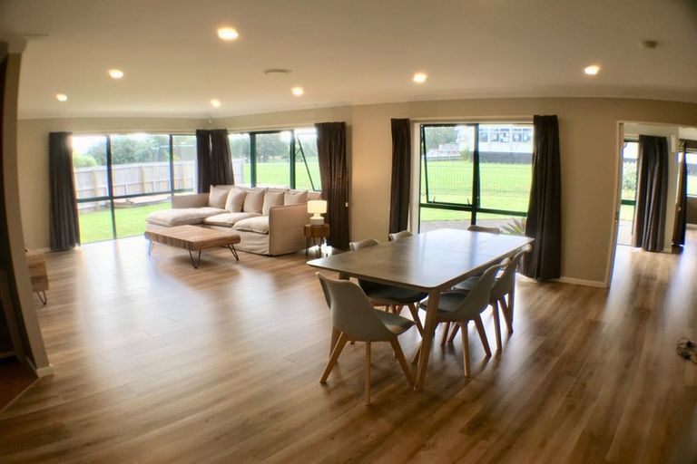 Photo of property in 11 Linicro Place, Wattle Downs, Auckland, 2103