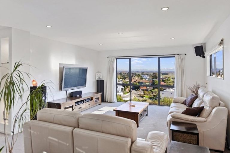 Photo of property in 10 Sedgwick Way, Westmorland, Christchurch, 8025