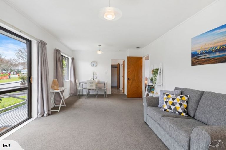 Photo of property in 1 Quo Vadis Place, Red Beach, 0932