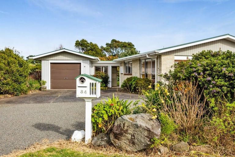 Photo of property in 84 Domett Street, Opunake, 4616