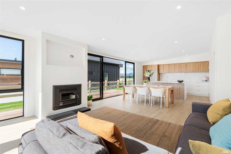 Photo of property in 6 Wallace Place, Wanaka, 9305