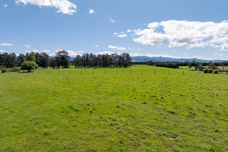 Photo of property in 231 Hughes Line, West Taratahi, Carterton, 5887