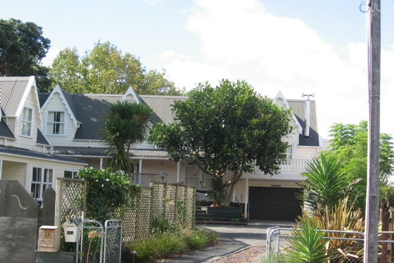 Photo of property in 45a Beaubank Road, Kelston, Auckland, 0602