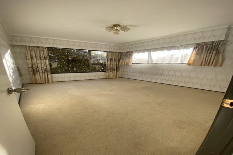 Photo of property in 1/533 Beach Road, Murrays Bay, Auckland, 0630