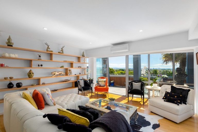 Photo of property in 26 Overdale Drive, Cashmere, Christchurch, 8022