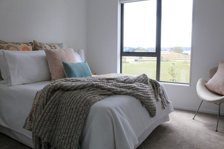 Photo of property in 11 Pepene Avenue, Takanini, 2112