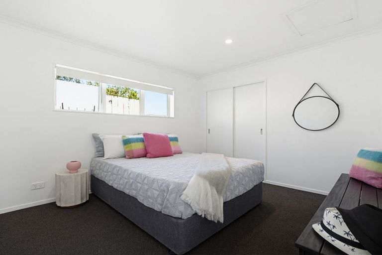 Photo of property in 5 Hetherington Road, Ranui, Auckland, 0612