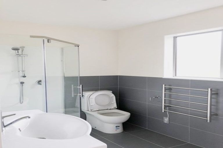 Photo of property in 127 Moire Road, West Harbour, Auckland, 0618