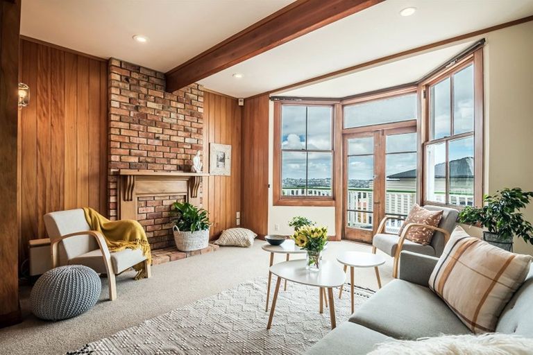 Photo of property in 2/160 Mokoia Road, Chatswood, Auckland, 0626