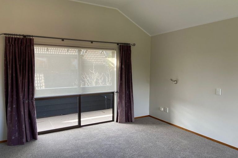 Photo of property in 20a Otakau Road, Milford, Auckland, 0620