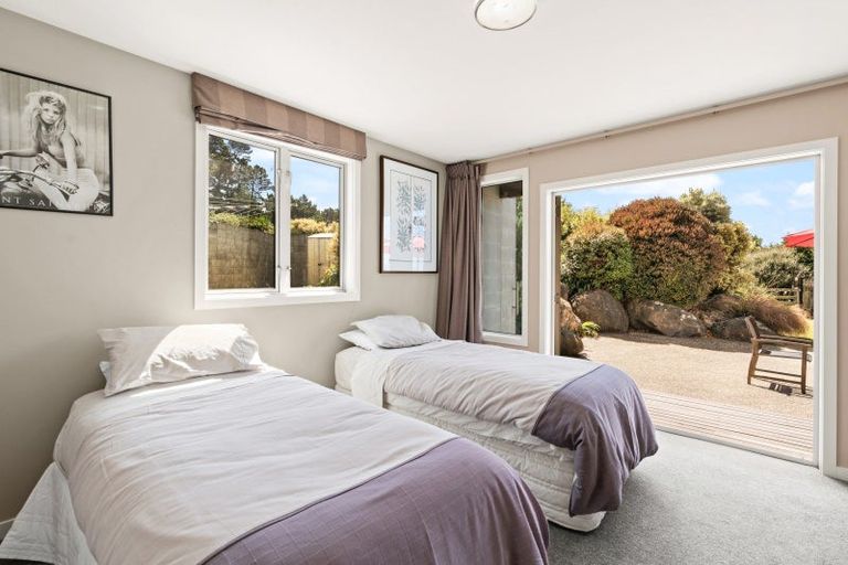 Photo of property in 14 Highgrove, Saint Clair, Dunedin, 9012