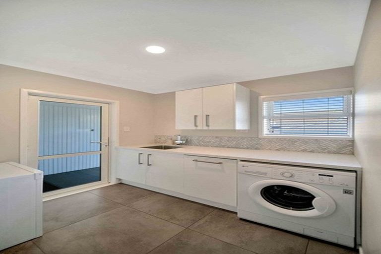 Photo of property in 59 Ray Small Drive, Pahurehure, Papakura, 2113