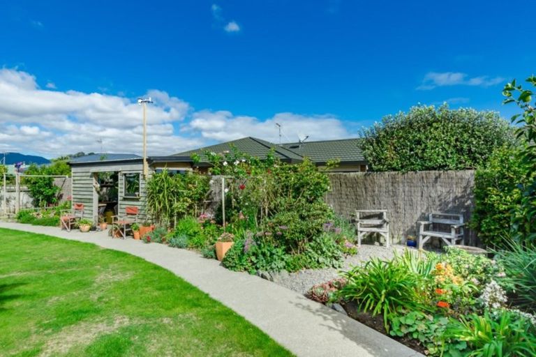 Photo of property in 6 Beachwater Grove, Paraparaumu Beach, Paraparaumu, 5032