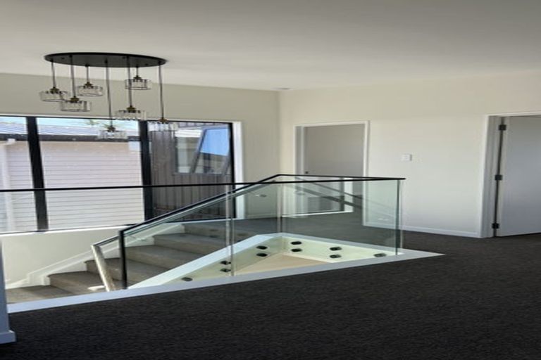 Photo of property in 2/24 Onepoto Road, Hauraki, Auckland, 0622