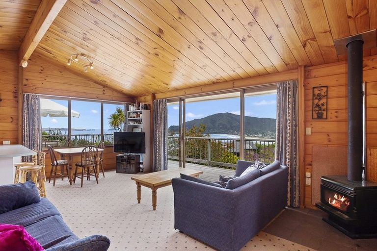 Photo of property in 9 Tirinui Crescent, Tairua, 3508