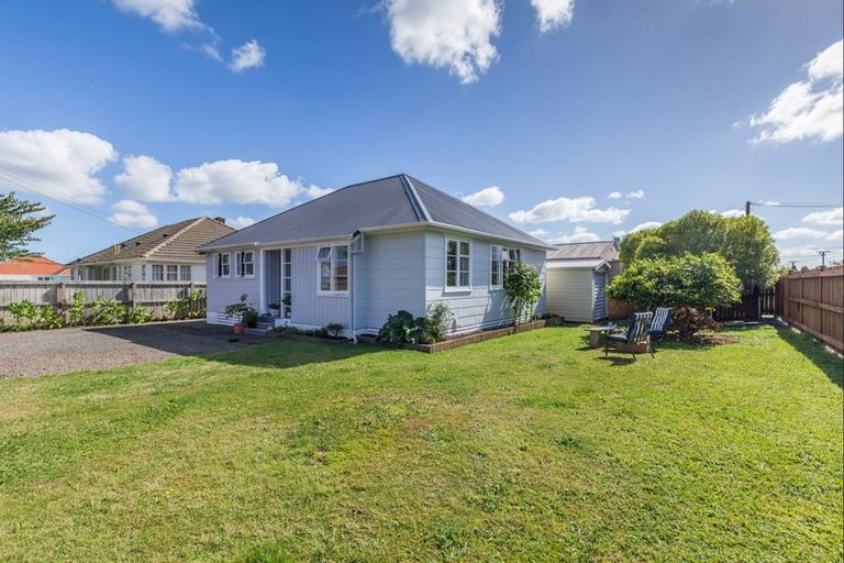 Photo of property in 577 Queen Street East, Levin, 5510