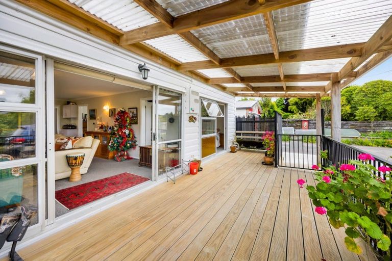 Photo of property in 20 Dudley Road Lower, Inglewood, 4386