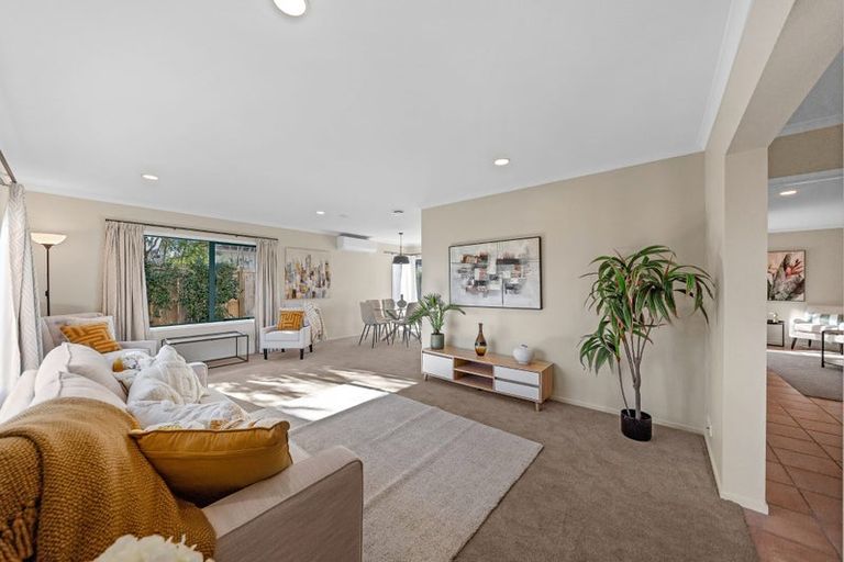 Photo of property in 3 Russett Grove, Henderson, Auckland, 0612