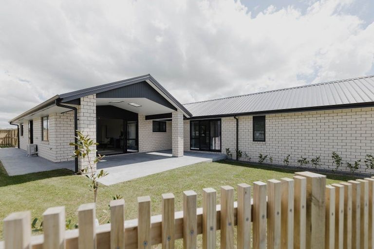 Photo of property in 19b Silverwood Lane, Leamington, Cambridge, 3495