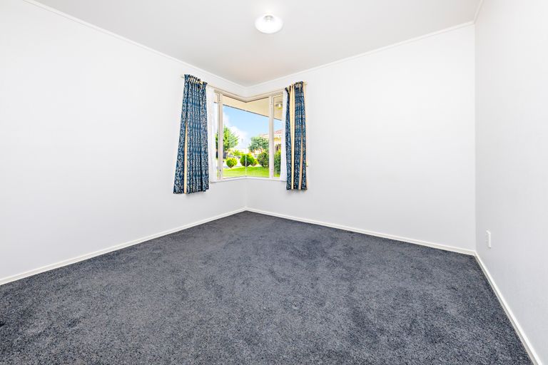 Photo of property in 36 Bellville Drive, Clendon Park, Auckland, 2103