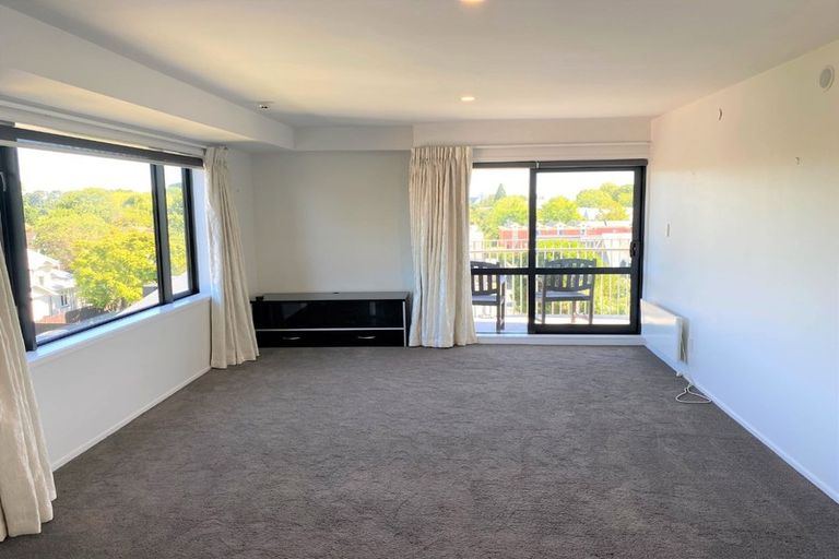 Photo of property in Gloucester Towers, 13/28 Gloucester Street, Christchurch Central, Christchurch, 8013