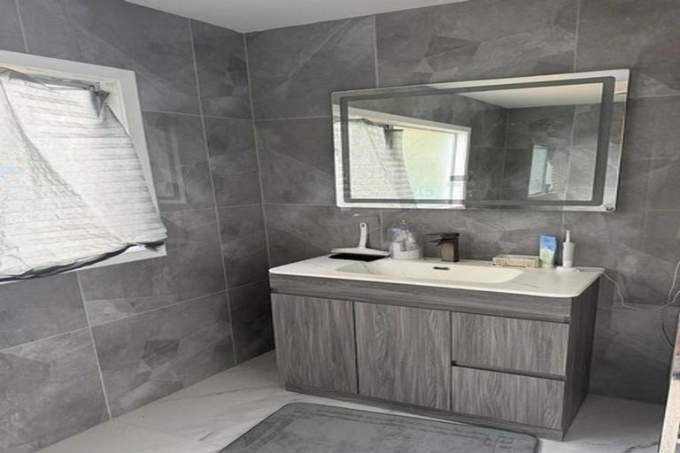 Photo of property in 152 Everglade Drive, Totara Heights, Auckland, 2105