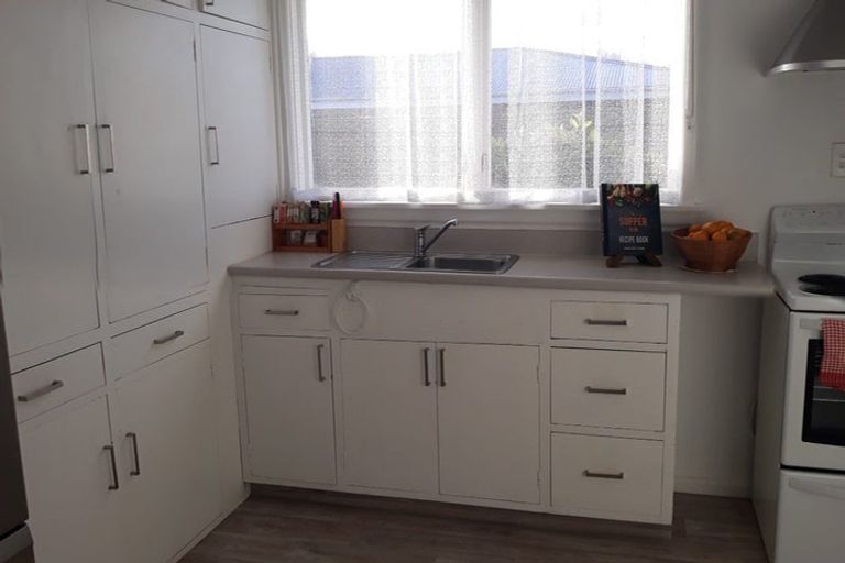 Photo of property in 4/9 Curletts Road, Sockburn, Christchurch, 8042