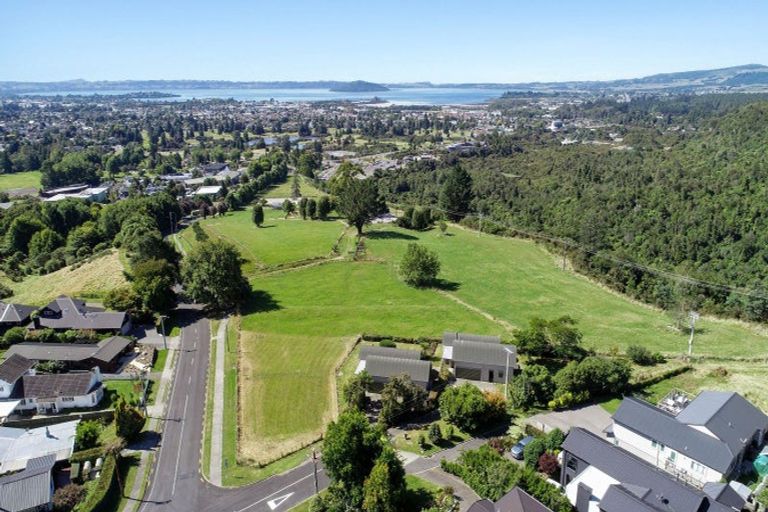 Photo of property in 8 Mokoia Drive, Tihiotonga, Rotorua, 3015