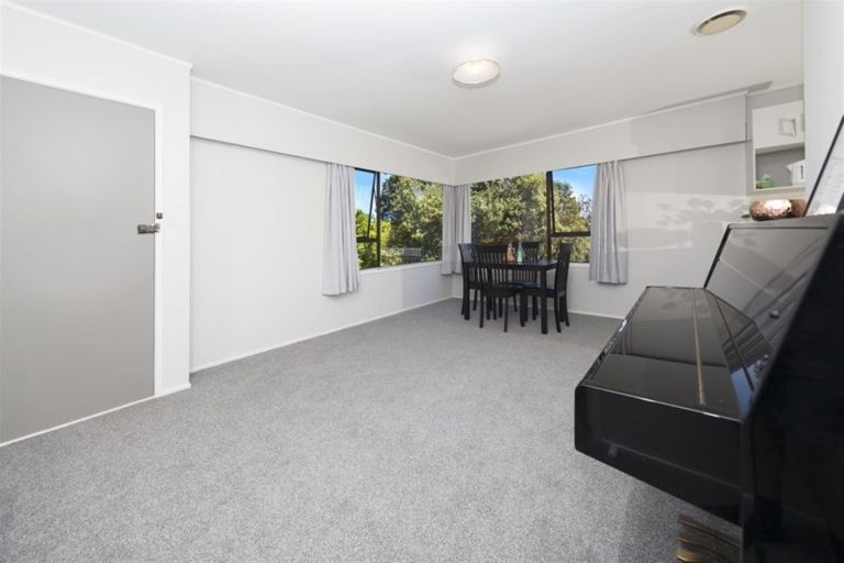 Photo of property in 1/20 Gladys Avenue, Glenfield, Auckland, 0629