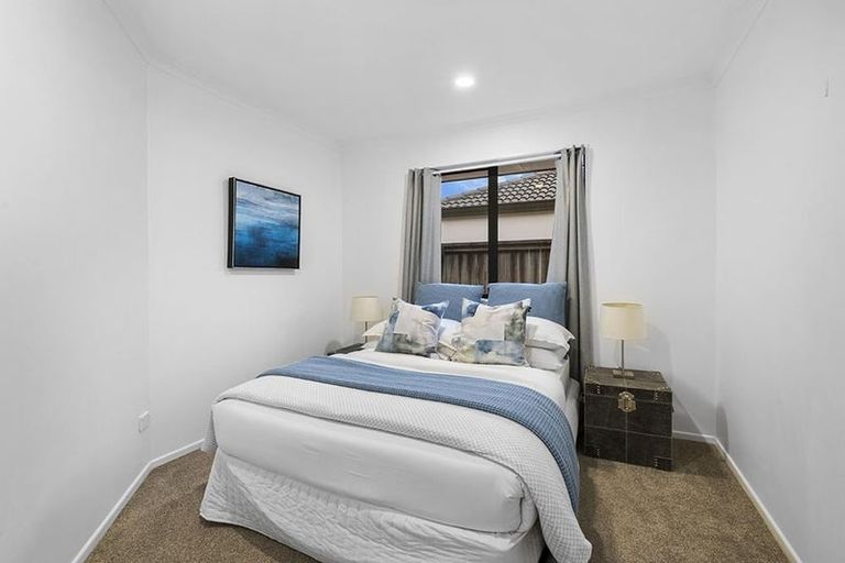 Photo of property in 33 Kate Sheppard Avenue, Torbay, Auckland, 0630