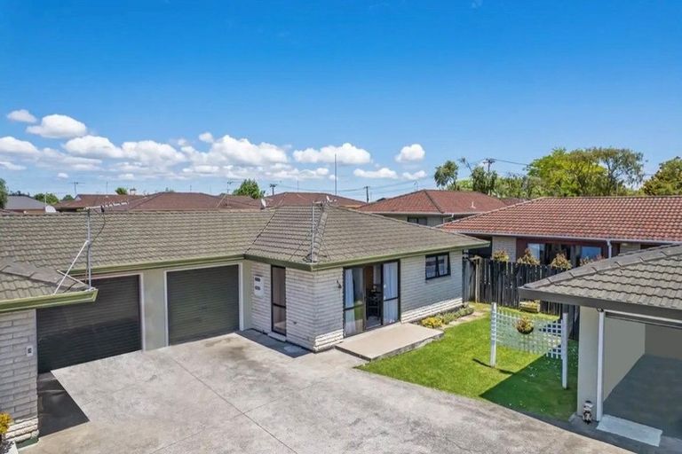 Photo of property in 2/12 Wellington Street, Papakura, 2110