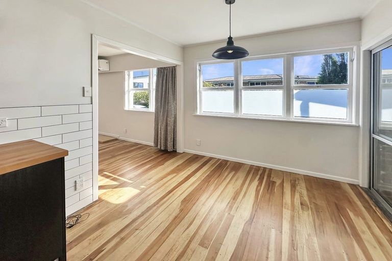 Photo of property in 11 Rowan Terrace, Te Atatu South, Auckland, 0610