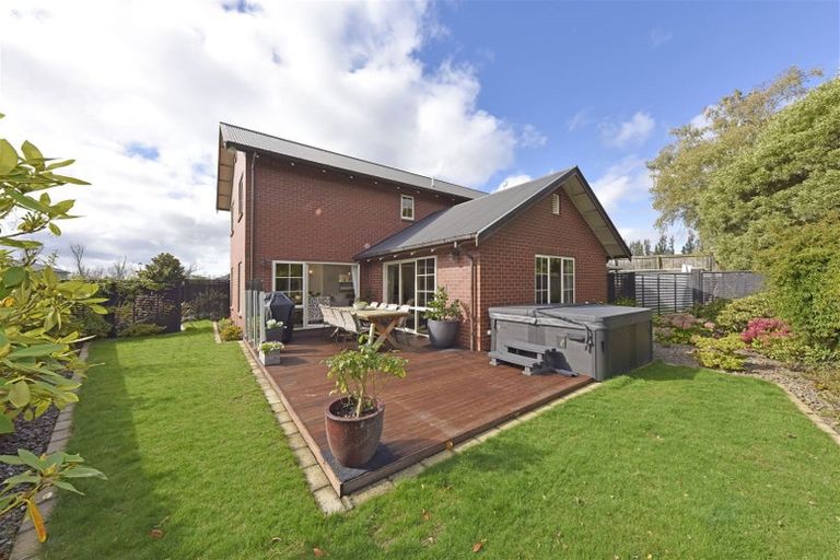 Photo of property in 9 Strathmore Gardens, Burwood, Christchurch, 8061