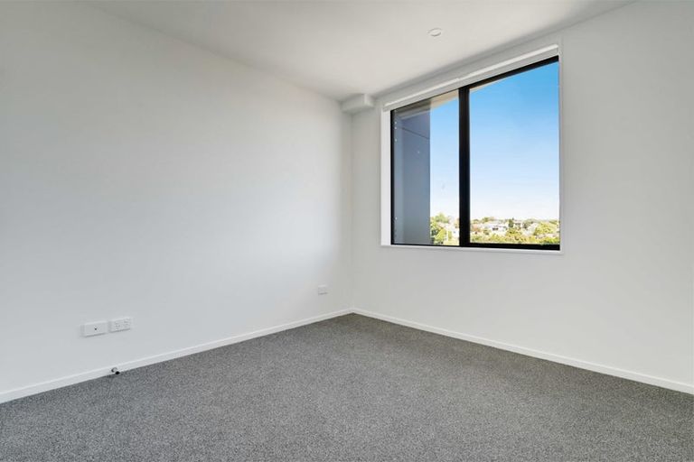 Photo of property in 101/3 Rauemi Way, Te Atatu South, Auckland, 0610