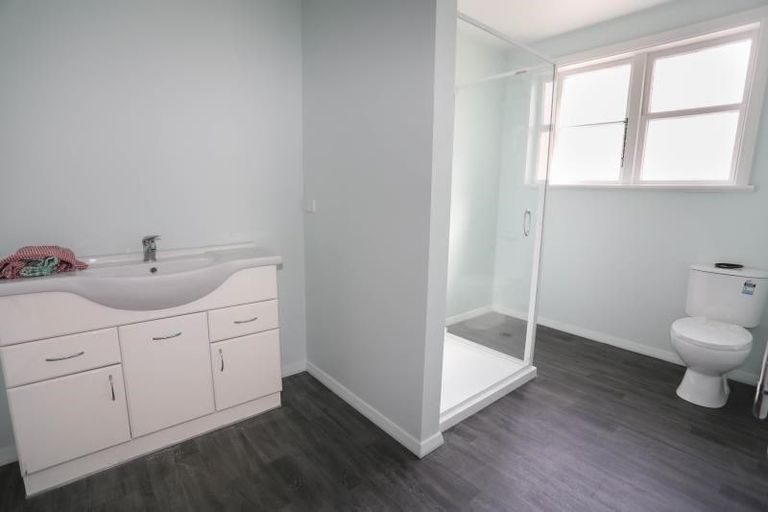 Photo of property in 18 Broadbent Street, Riccarton, Christchurch, 8041