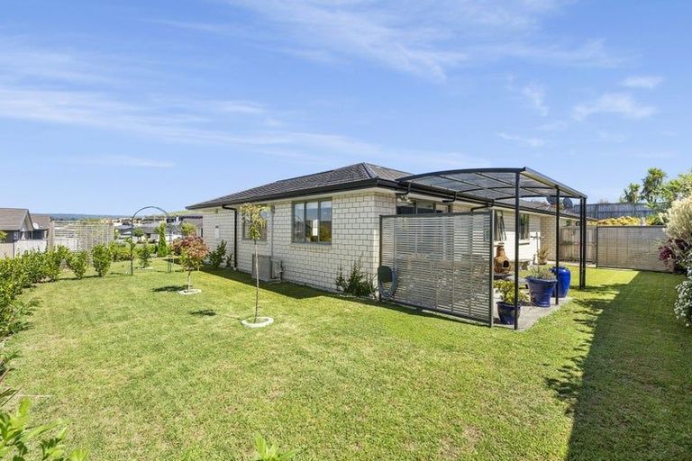 Photo of property in Waterview Estate, 1/4 Greystone Place, Omokoroa, 3114