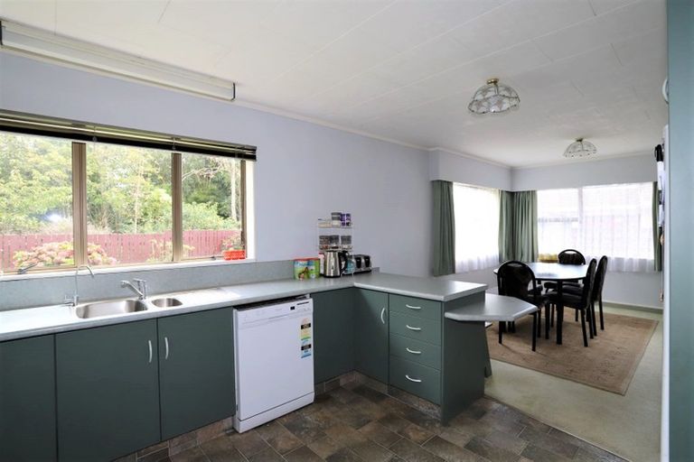 Photo of property in 16 Matai Place, Hawera, 4610