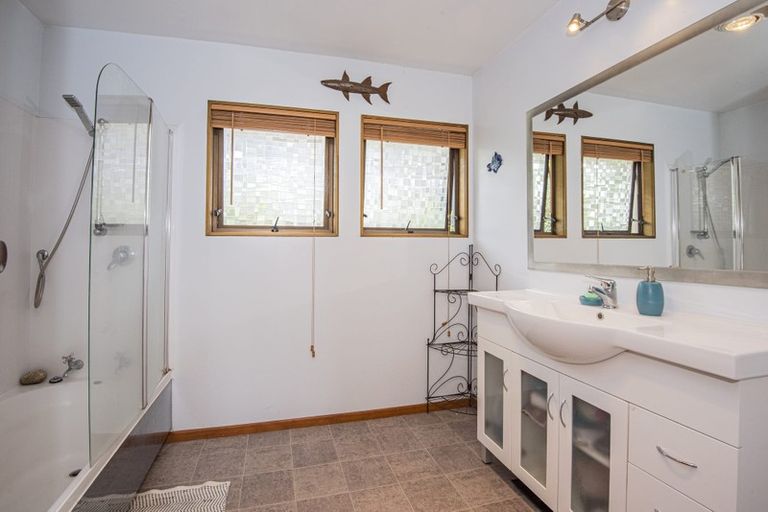 Photo of property in 15 Montague Place, Onerahi, Whangarei, 0110