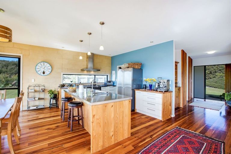 Photo of property in 32 Radar Road, Hot Water Beach, Whitianga, 3591