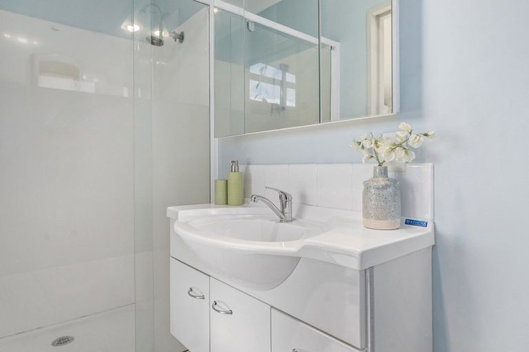 Photo of property in 230a Ngatai Road, Otumoetai, Tauranga, 3110