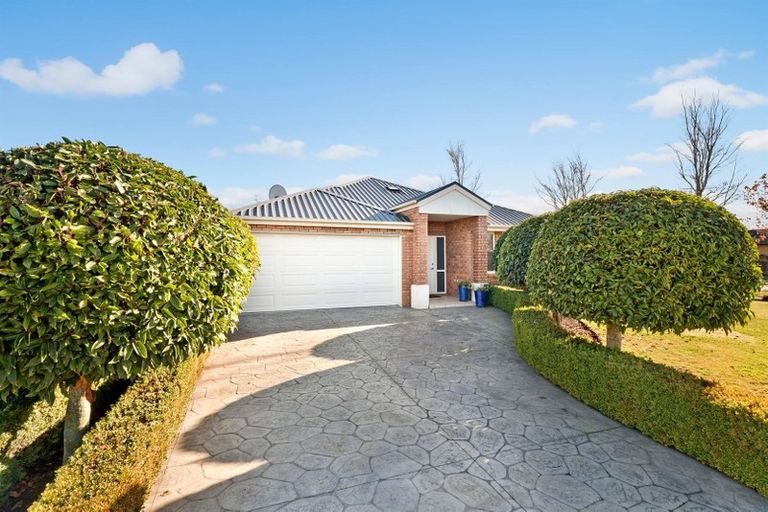 Photo of property in 10 Richard Seddon Drive, Northwood, Christchurch, 8051