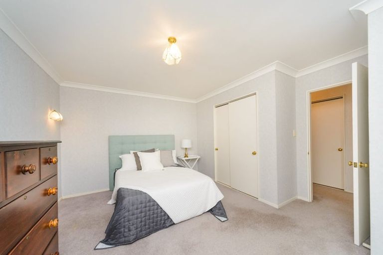 Photo of property in 112 John F Kennedy Drive, Milson, Palmerston North, 4414