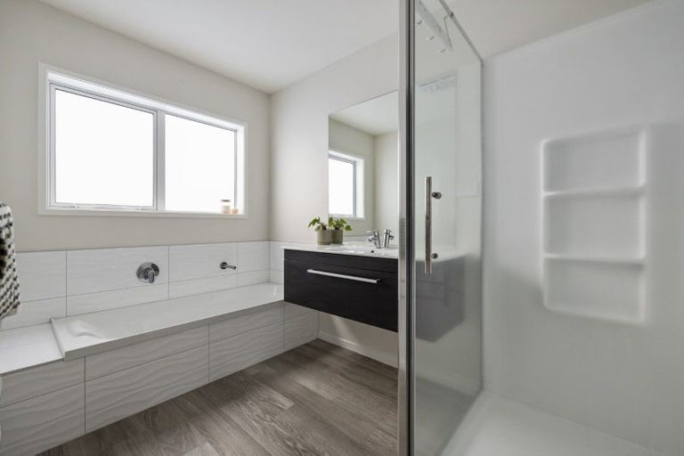 Photo of property in 90 Dunkeld Drive, Papamoa, 3118