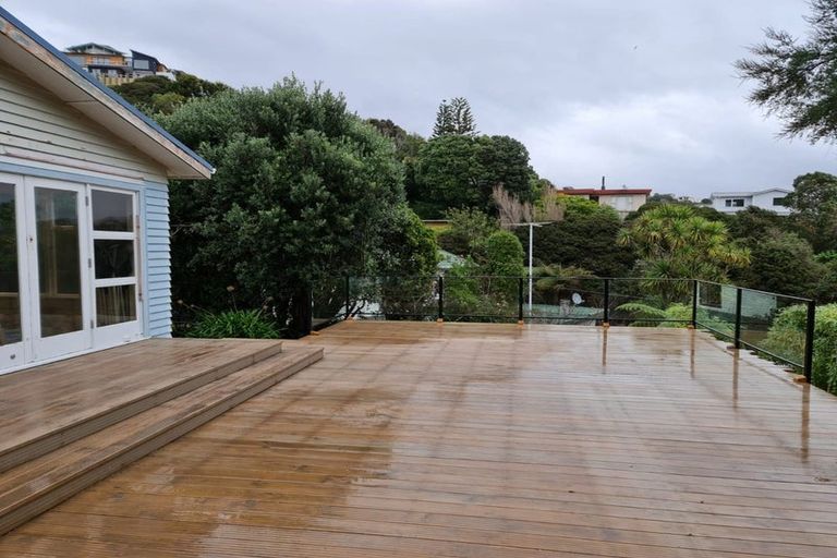 Photo of property in 11 Kiriwai Road, Paremata, Porirua, 5024