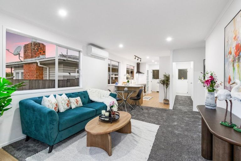 Photo of property in 40b Tiroroa Avenue, Te Atatu South, Auckland, 0610