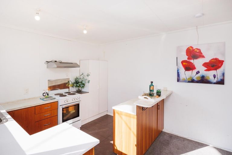 Photo of property in 21 Edgeware Road, Palmerston North, 4410