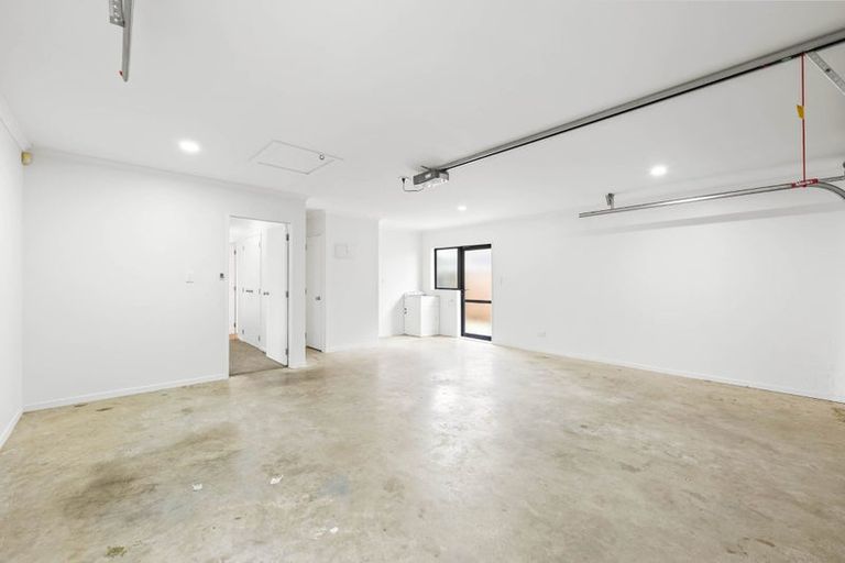 Photo of property in 37 Nicholas Gibbons Drive, Clendon Park, Auckland, 2103