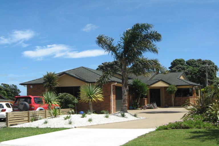 Photo of property in 63 Torkar Road, Clarks Beach, 2122